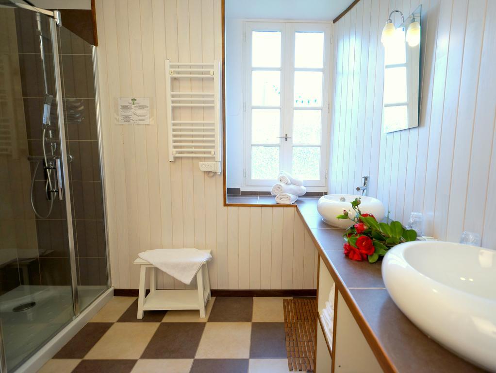 Logis Hotel Restaurant La Barguillere Saint-Pierre-de-Rivière