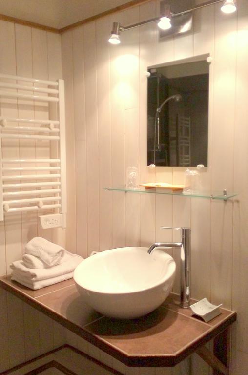 Hotel Logis Hotel Restaurant La Barguillere 2*