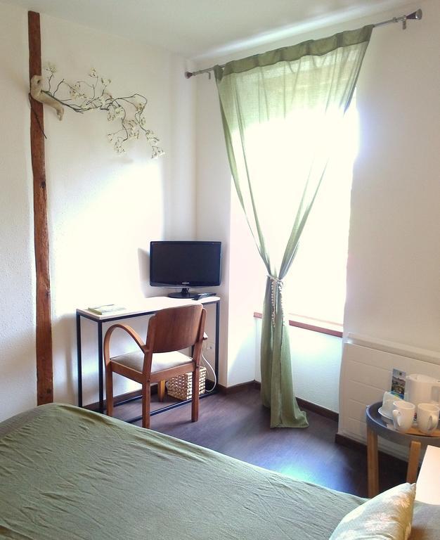 Hotel Logis Restaurant La Barguillere 2*