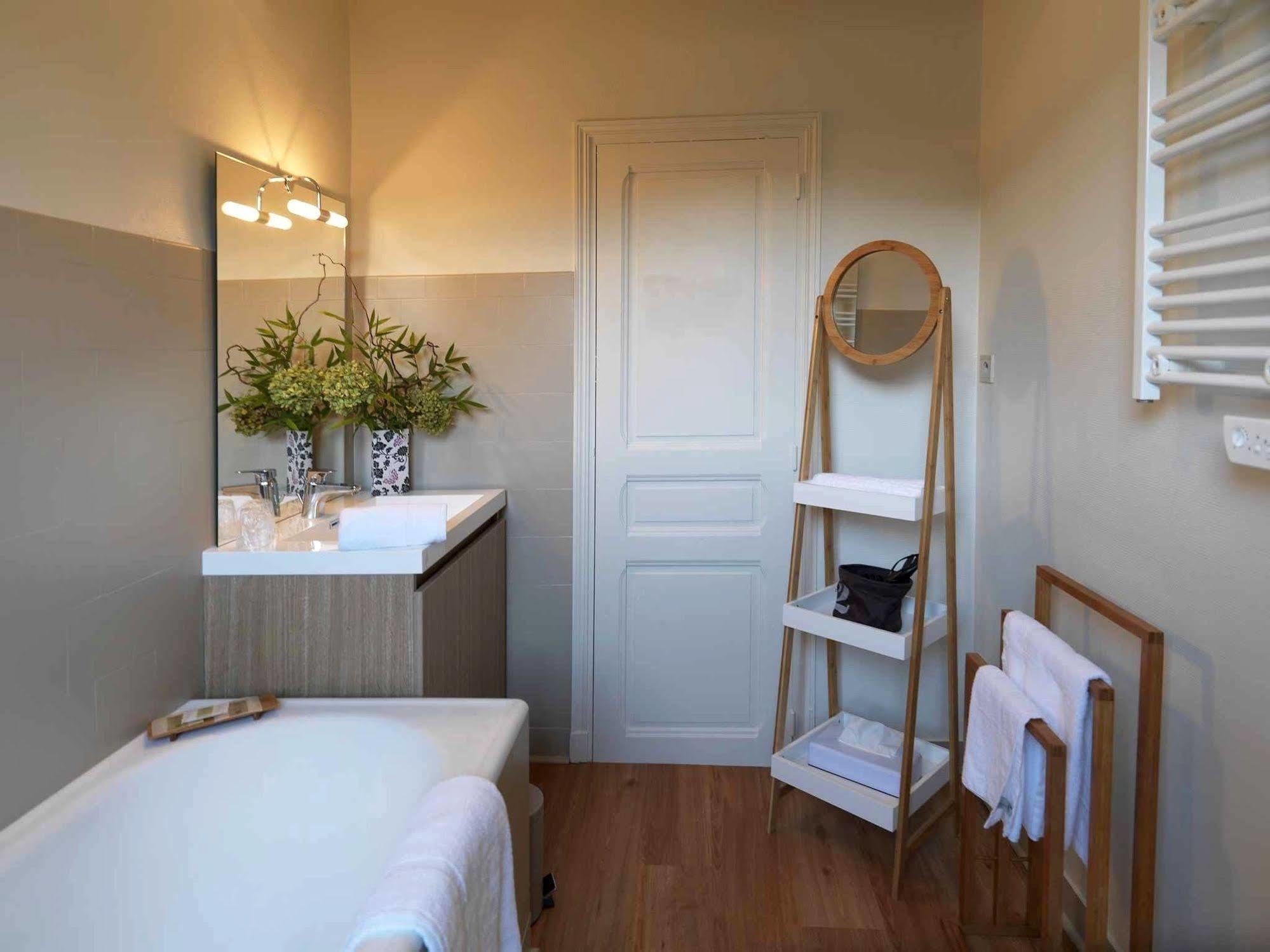 Logis Restaurant La Barguillere Saint-Pierre-de-Rivière