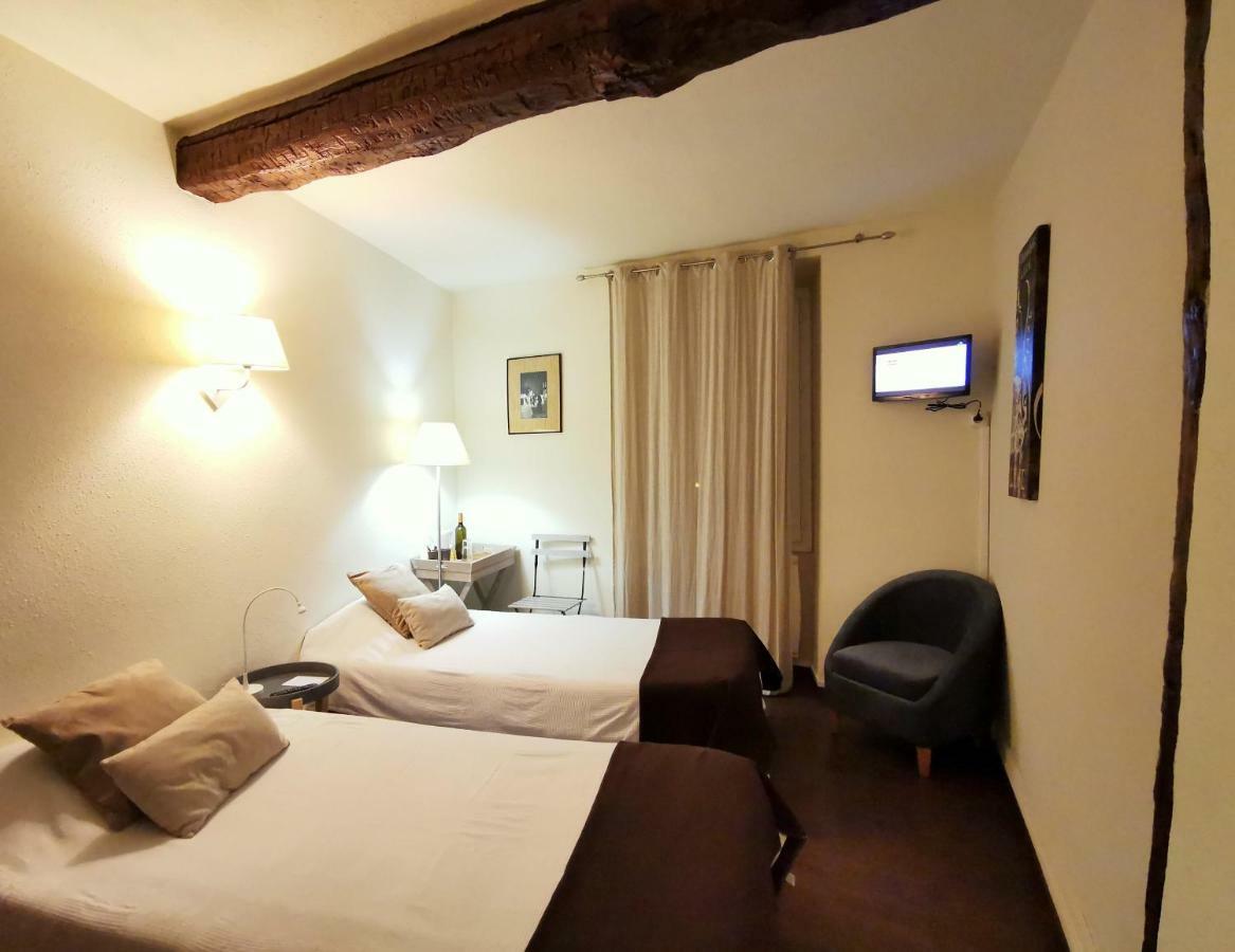 Hotel Logis Restaurant La Barguillere 2*