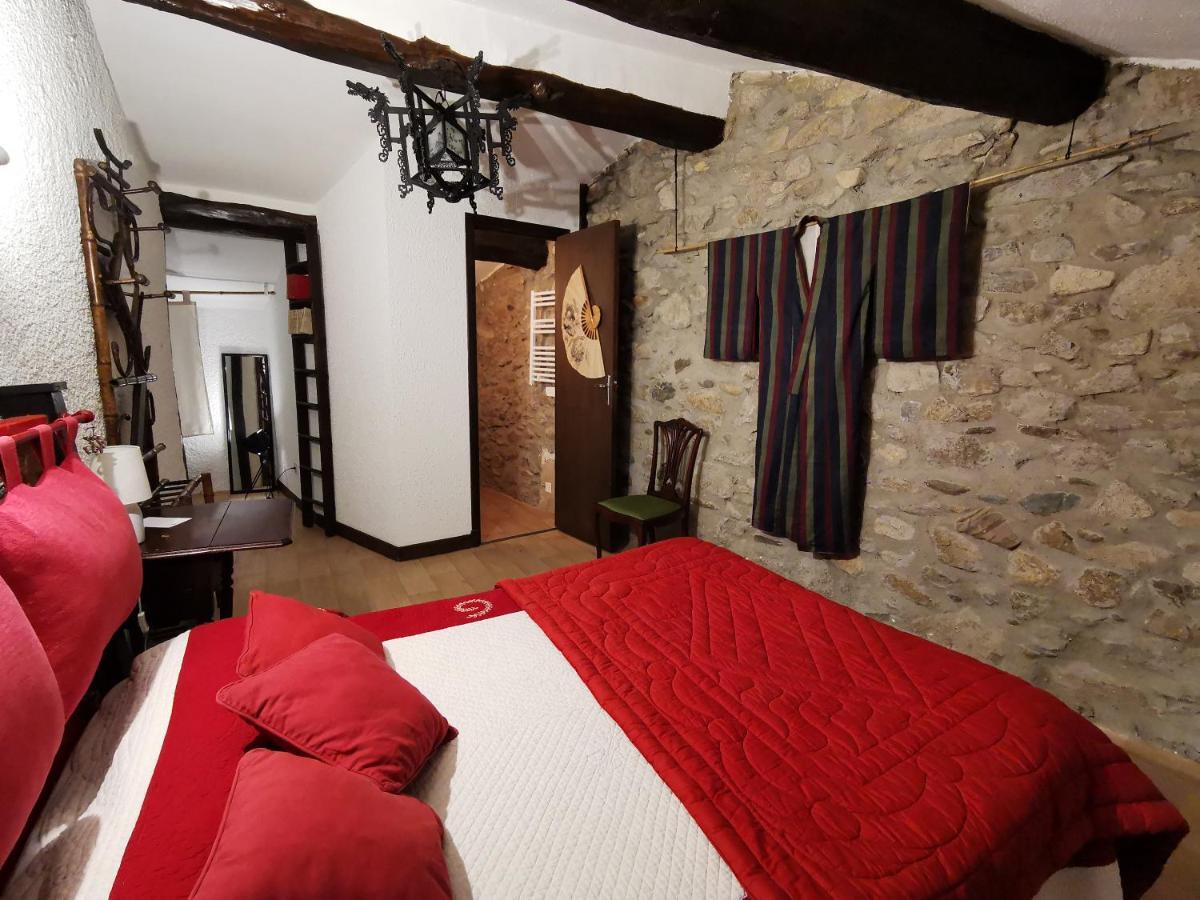 Logis Restaurant La Barguillere Hotel